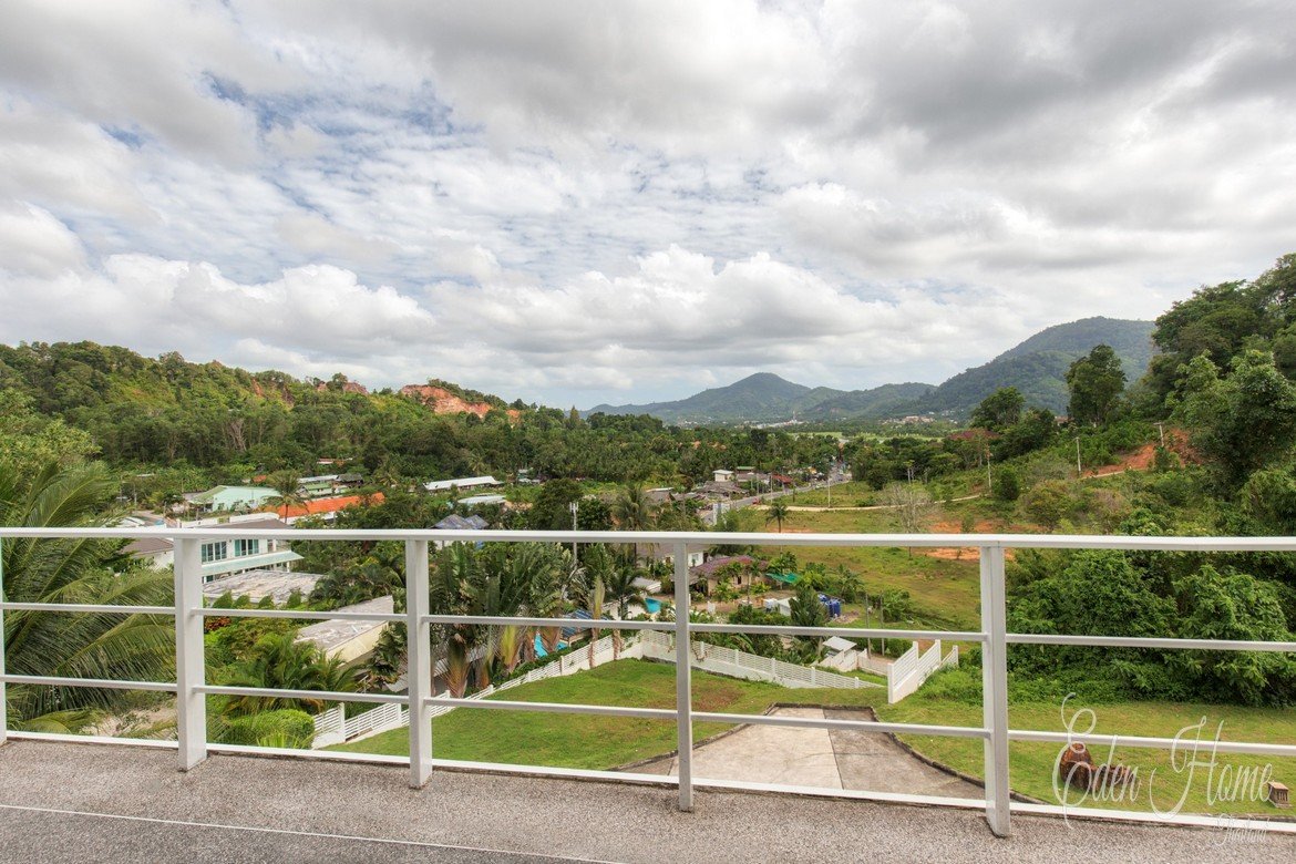 Golf View Pool Villa in Kathu for Sale