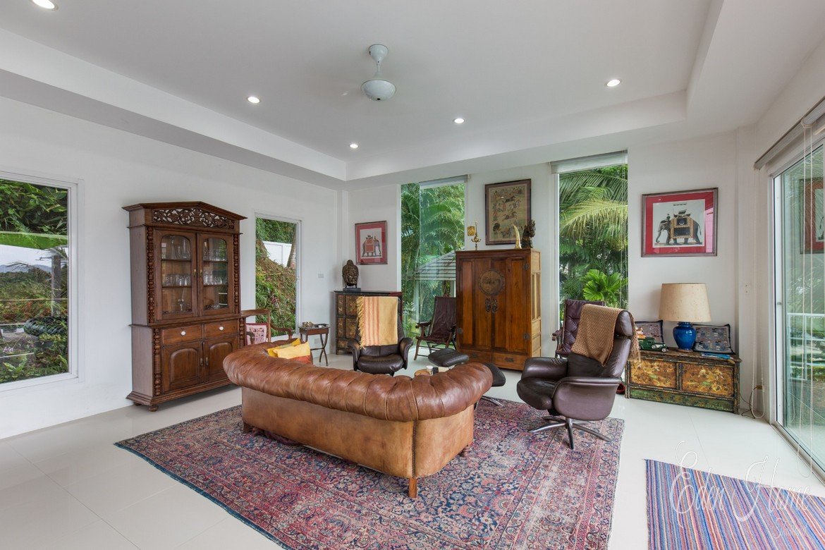 Golf View Pool Villa in Kathu for Sale