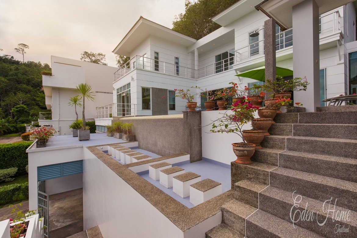 Golf View Pool Villa in Kathu for Sale