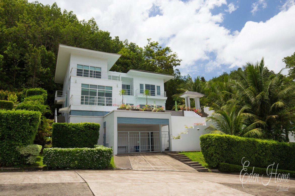 Golf View Pool Villa in Kathu for Sale