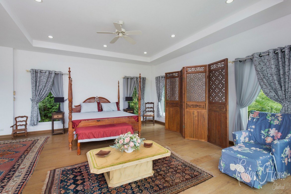 Golf View Pool Villa in Kathu for Sale