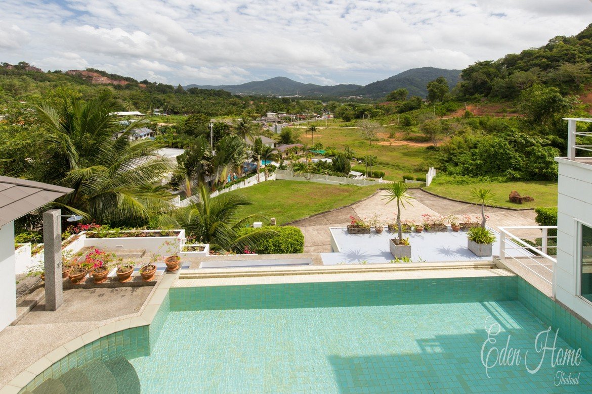 Golf View Pool Villa in Kathu for Sale