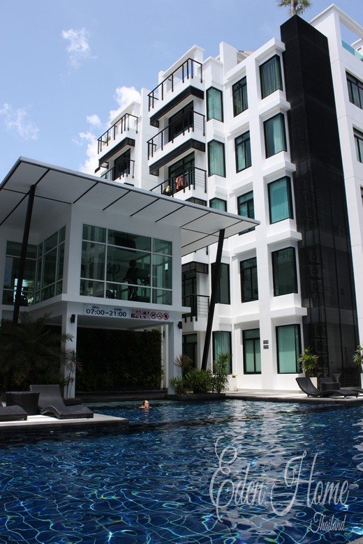 3 Bedroom Apartment in well kept Development in Kamala for Sale