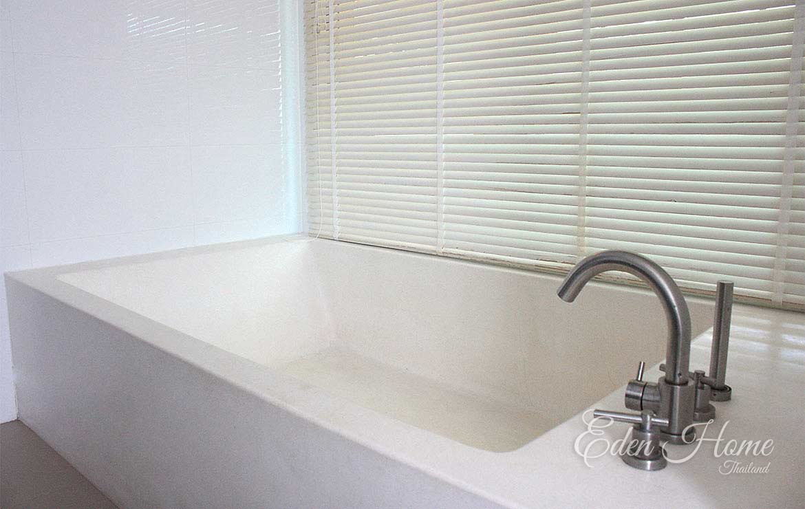 EHS-252 Bathtub