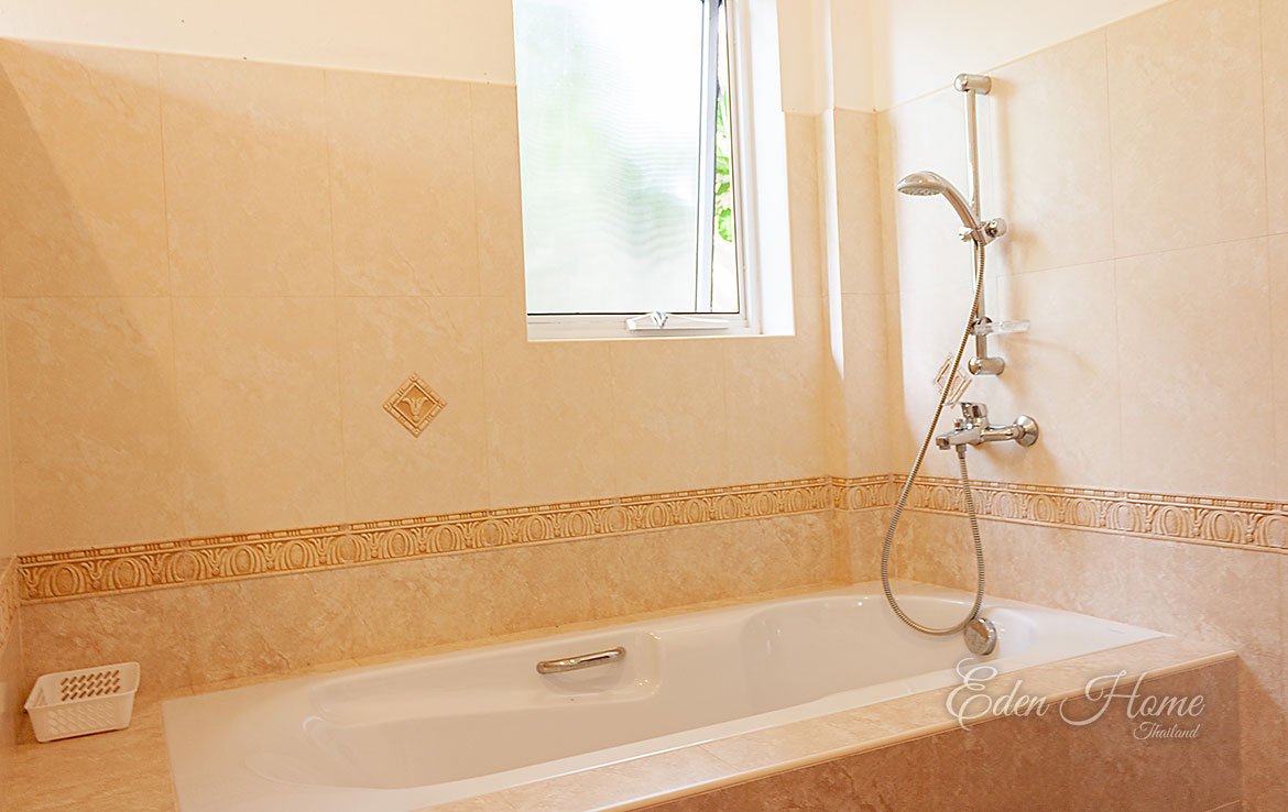 Spacious 4-Bedroom Pool Villa in Chalong