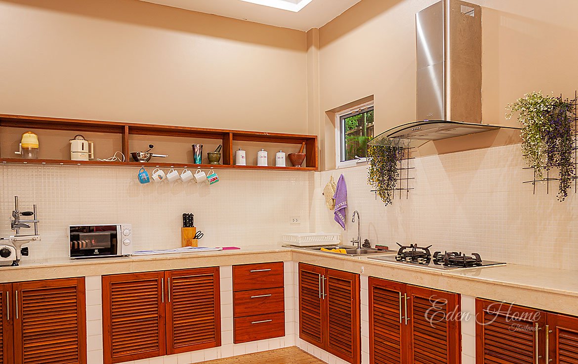 Spacious 4-Bedroom Pool Villa in Chalong