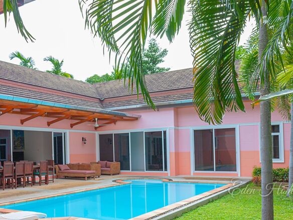 Spacious 4-Bedroom Pool Villa in Chalong