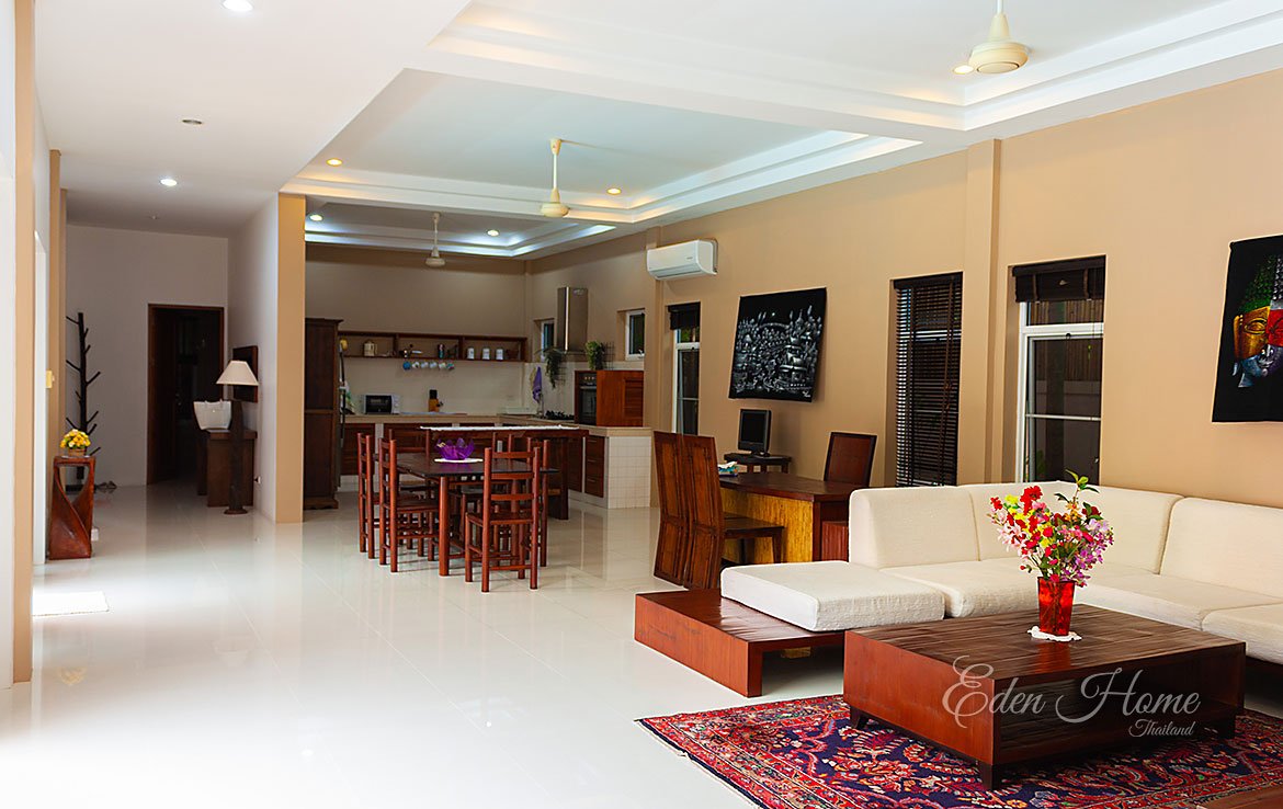 Spacious 4-Bedroom Pool Villa in Chalong
