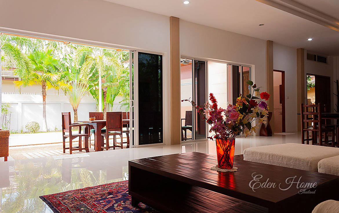 Spacious 4-Bedroom Pool Villa in Chalong