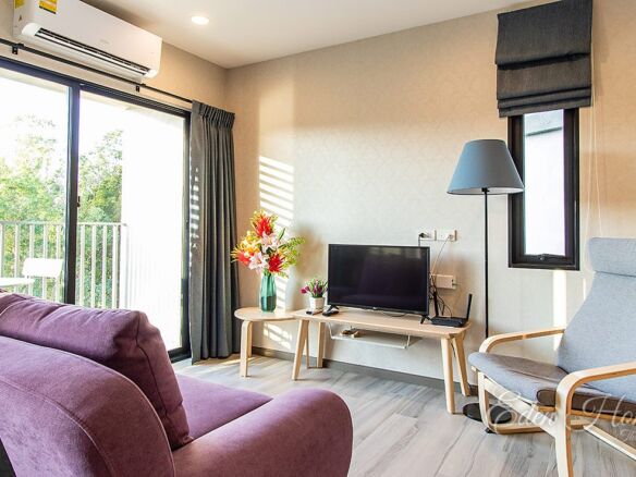 Serene 1-Bed Condo near Airport