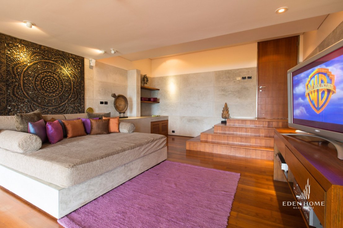 Luxury Ocean Front Villa in Kamala